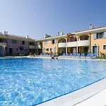 The Perfect Place For Pool And Bbq Lovers Daire